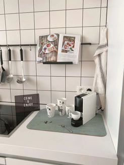 Wasserabweiende Tischunterlage Nº 1 als Oberflächenschutz für Kaffeemaschinen und Siebträger