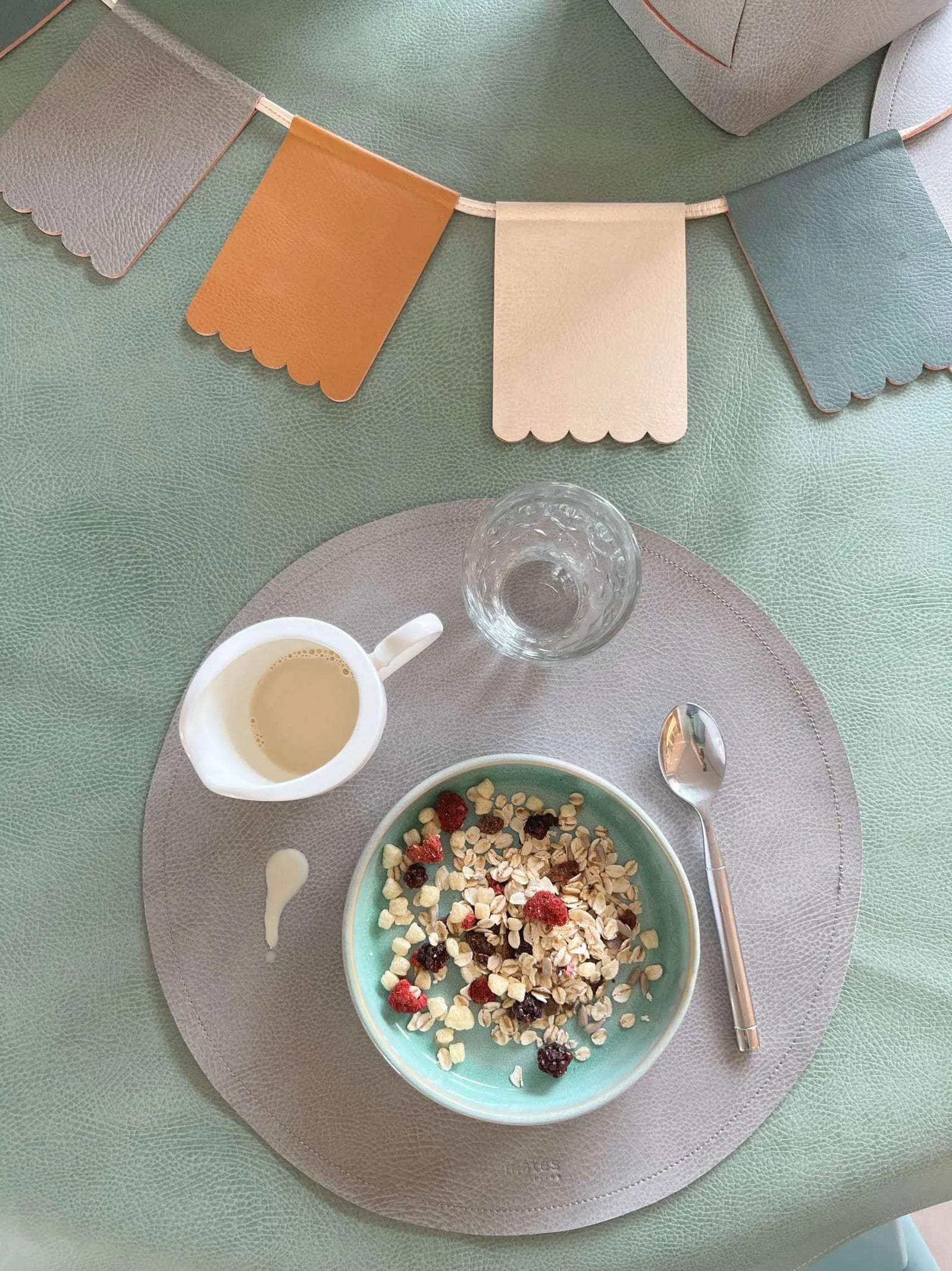 Tischset rund als pflegeleichte Alternative zu Stoff-Tischsets